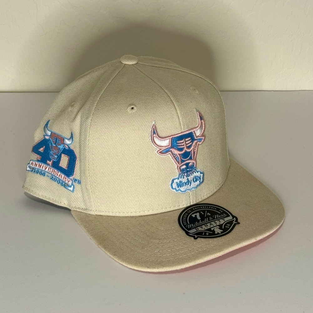Chicago Bulls Mitchell & Ness Fitted Hat